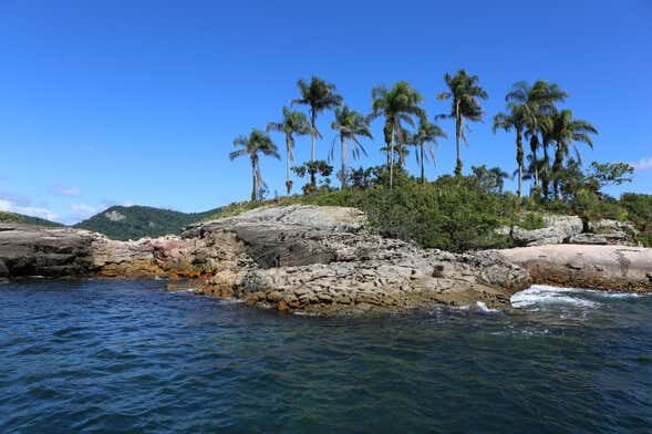 Explore as Praias Paradisíacas de Angra dos Reis com Passeio de Lancha!