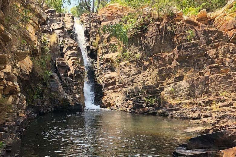 Trilha pelo Salto Corumbá: Descubra as Maravilhas Naturais de Pirenópolis!