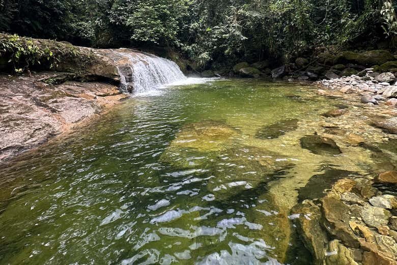 Trilha pelas cachoeiras de Angra: Véu de Noiva, Borboleta Azul e Escorrega!