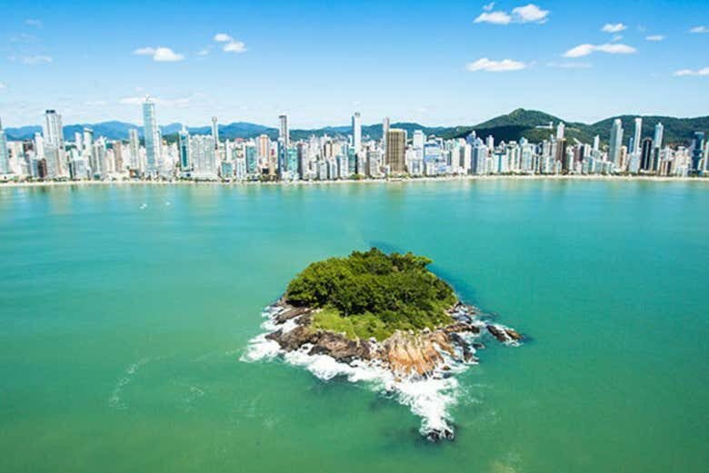 Aventura Completa: Teleférico do Parque Unipraias e Passeio de Barco Pirata!