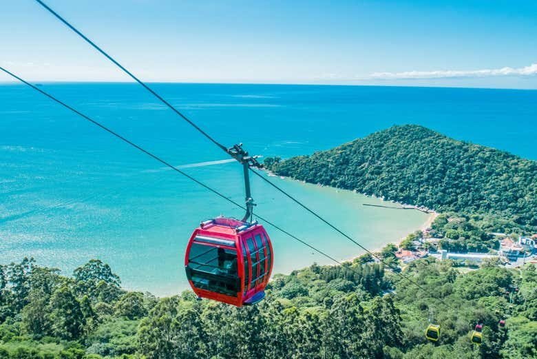 Aventura Completa: Teleférico do Parque Unipraias e Passeio de Barco Pirata!