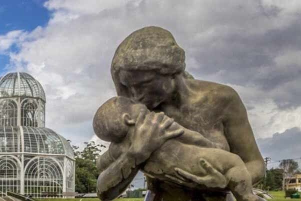 Tour Panorâmico por Curitiba: Natureza, Cultura e Arquitetura em 4 Horas!