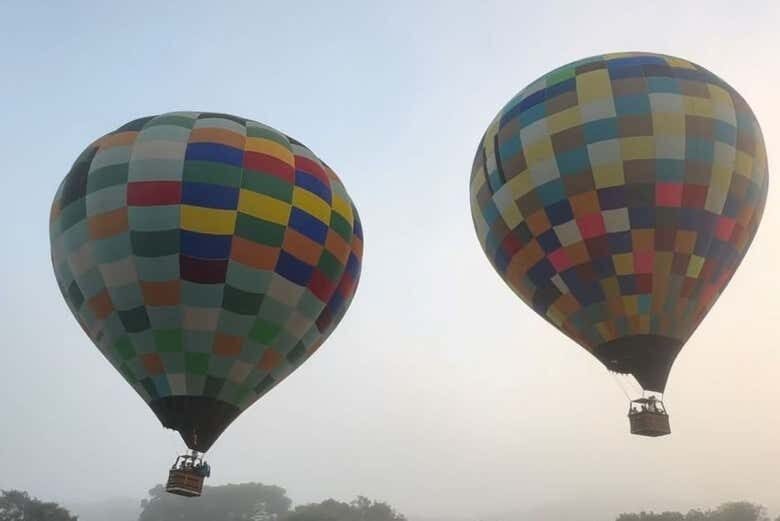 Voo de Balão ao Amanhecer em Campo Largo: Uma Aventura nas Alturas!