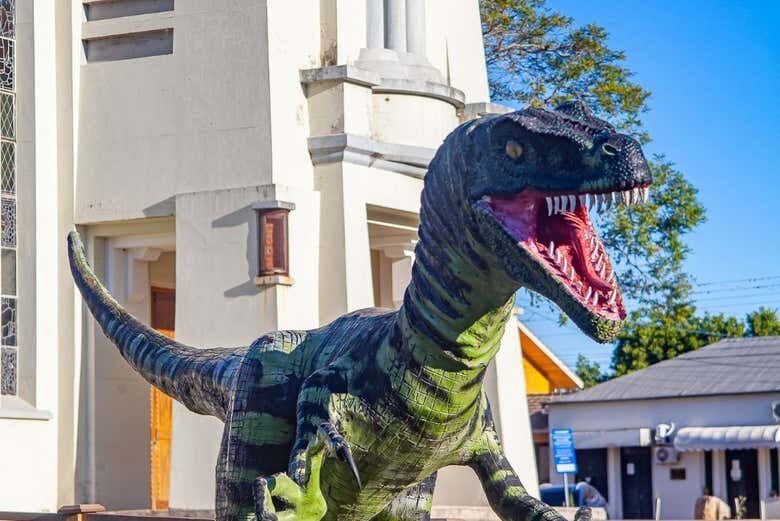Viagem ao Mundo dos Dinossauros: Tour Paleontológico na Quarta Colônia!