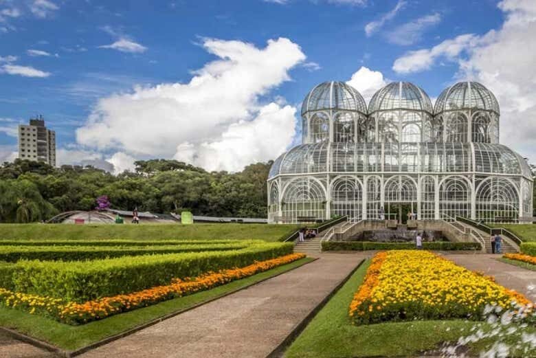Tour Panorâmico por Curitiba: Natureza, Cultura e Arquitetura em 4 Horas!