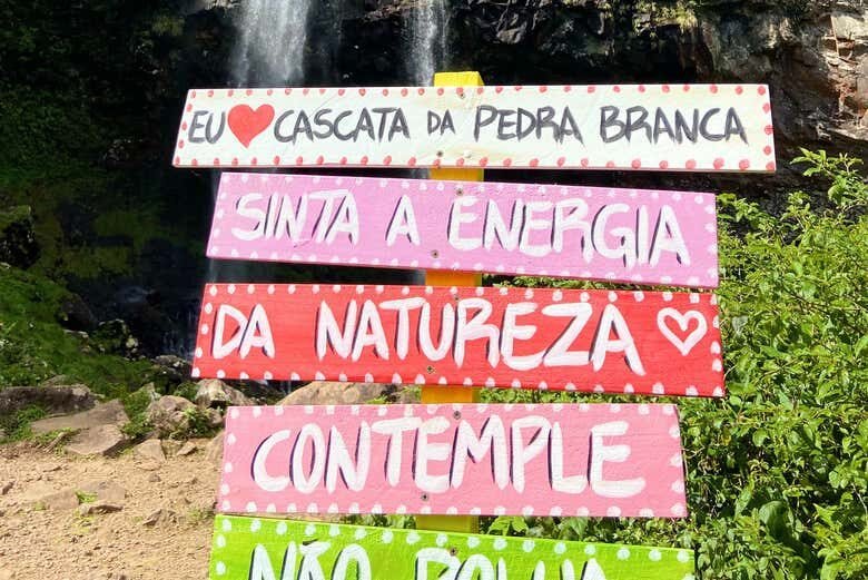Tour de 4x4 à Cachoeira da Pedra Branca e Piquenique!