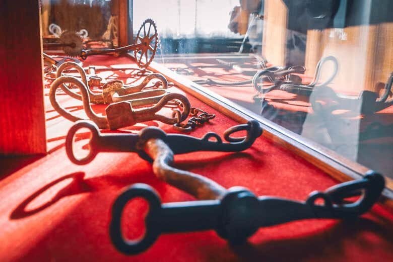 Rumo a Porto Alegre: passeio de catamarã e tour cultural por Guaíba!