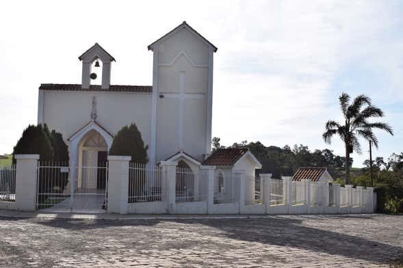 Fé, Cultura e Tradição: Excursão à Ermida São Pio em Faxinal do Soturno!