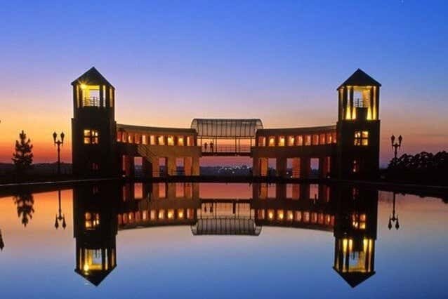 Tour Panorâmico por Curitiba: Natureza, Cultura e Arquitetura em 4 Horas!