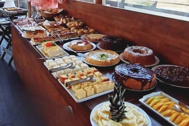 Passeio de Barco pela Baía de Guanabara com Café da Manhã Flutuante!