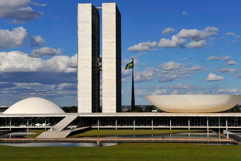 Explore a Brasília Futurista: Excursão Completa com Saída de Goiânia!