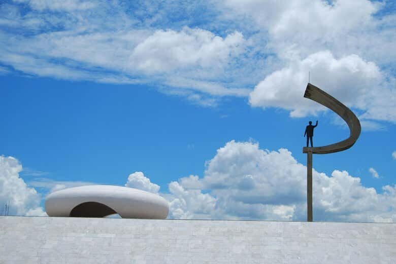 Explore a Brasília Futurista: Excursão Completa com Saída de Goiânia!