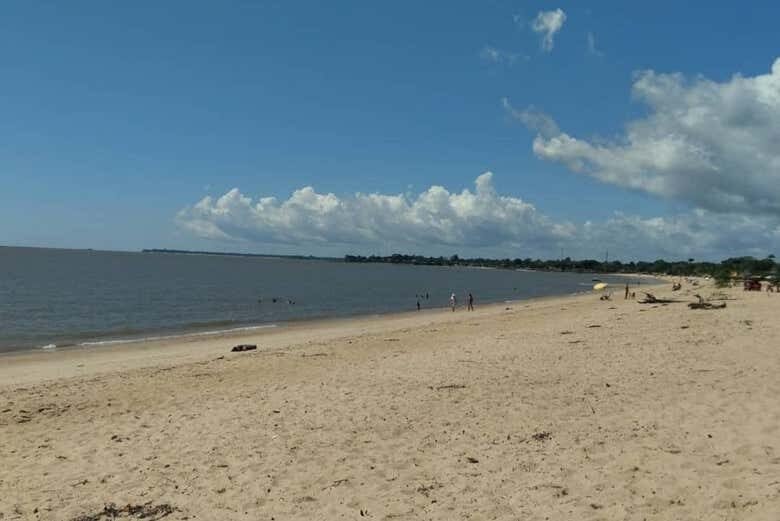 Ilha de Mosqueiro: Praias, História e Sabores Amazônicos saindo de Belém!