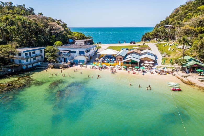 Aventuras Submarinas: Snorkel na Praia da Sepultura e Desfrute de Bombinhas!