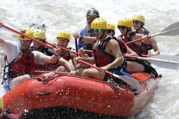 Aventura de Rafting + Templo Budista em Três Coroas — Saindo de Cambará do Sul!
