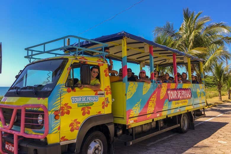 Exploração Incrível pelas Praias de Bombinhas: Safári e Aventura 4x4!