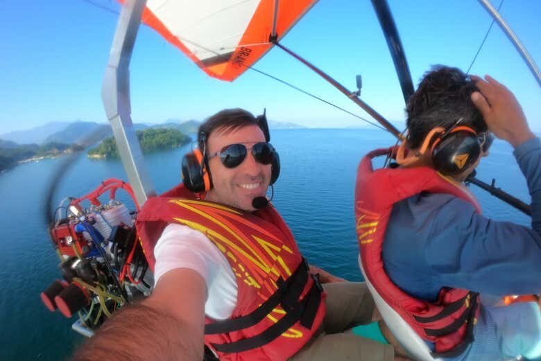Voo de asa-delta aquática em Angra dos Reis: vistas de tirar o fôlego!