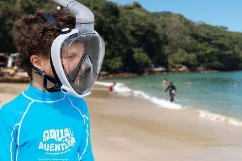 Aventura de Snorkel na Praia da Sepultura: Descubra as Maravilhas Submersas de Bombinhas!