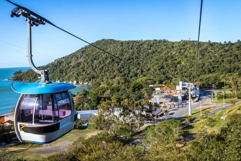 Aventura Completa: Teleférico do Parque Unipraias e Passeio de Barco Pirata!