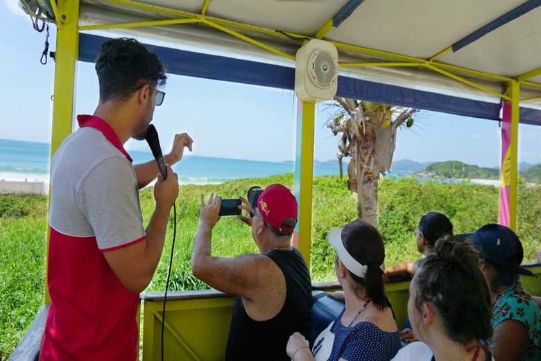 Tour pelas Praias de Bombinhas: Descubra o Paraíso do Sul do Brasil!