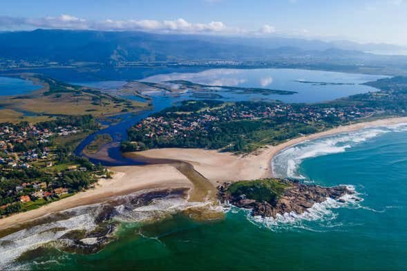 Explore as Deslumbrantes Praias de Garopaba em um Tour Inesquecível!
