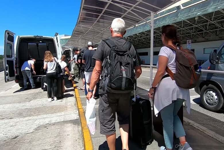 De Angra a Búzios: Transfer confortável entre dois paraísos!