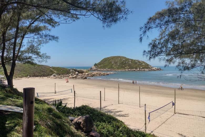 Trilha pelo Farol de Imbituba: Descubra a História e Beleza de Santa Catarina!