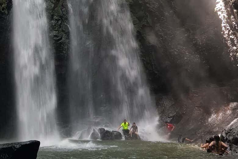 Trilha do Gavião: Aventura e Cachoeira em Três Coroas!