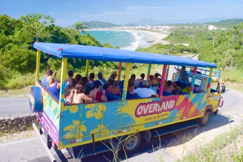 Tour pelas Praias de Bombinhas: Descubra o Paraíso do Sul do Brasil!