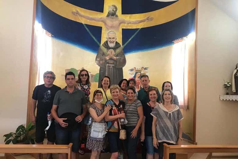 Fé, Cultura e Tradição: Excursão à Ermida São Pio em Faxinal do Soturno!