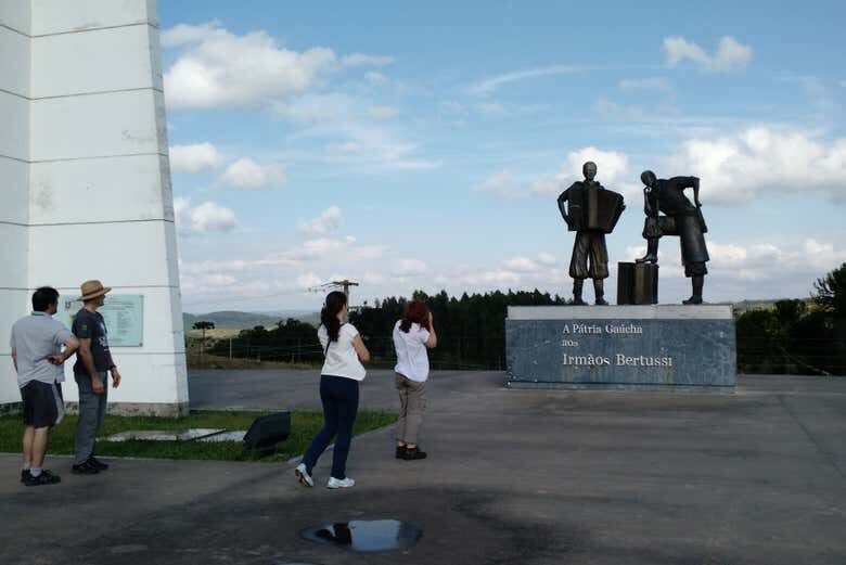 Trilha Noturna e Jantar Típico nos Encantadores Campos de Criúva!