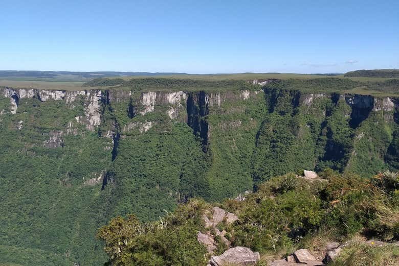 Explore a Natureza no Cânion Itaimbezinho: Tour Imperdível Saindo de Caxias do Sul!