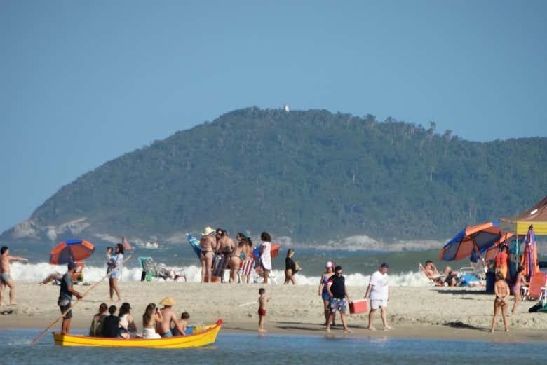 Explore a Beleza Natural da Guarda do Embaú com Saída de Garopaba!
