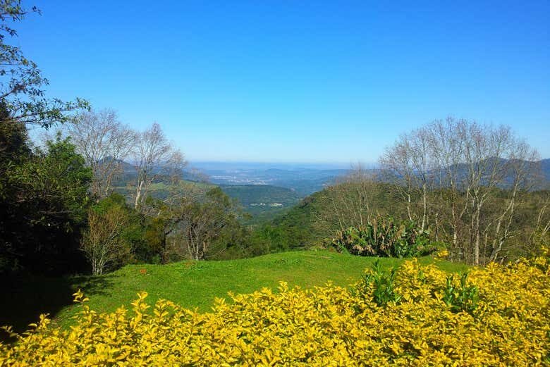 Excursão a Igrejinha e Templo Budista Khadro Ling: Uma Jornada de Paz e Cultura!