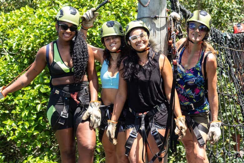 Aventura nas Alturas em Pipa: Arvorismo e Tirolesa em Meio à Natureza!