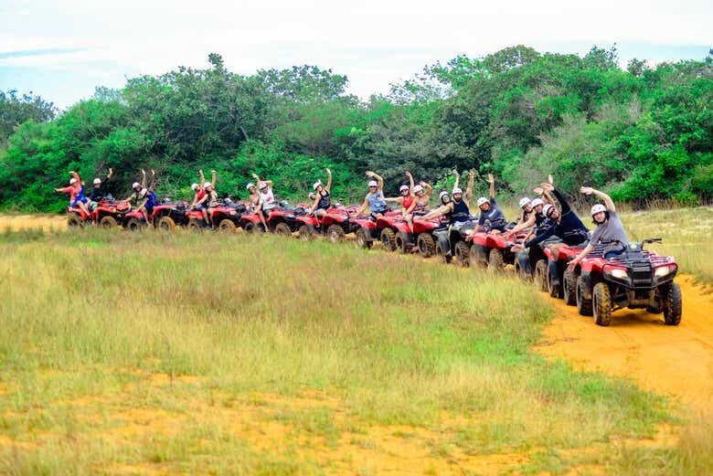 Aventura pelo Sul de Natal: Tour de Quadriciclo entre Dunas e Lagoas!
