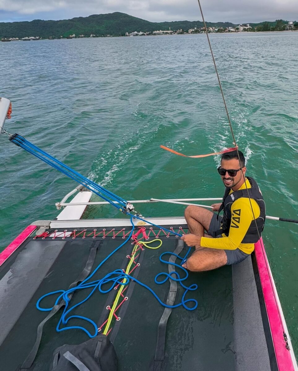 Aluguel de Hobie Cat em Florianópolis: Navegue Pelo Norte da Ilha!